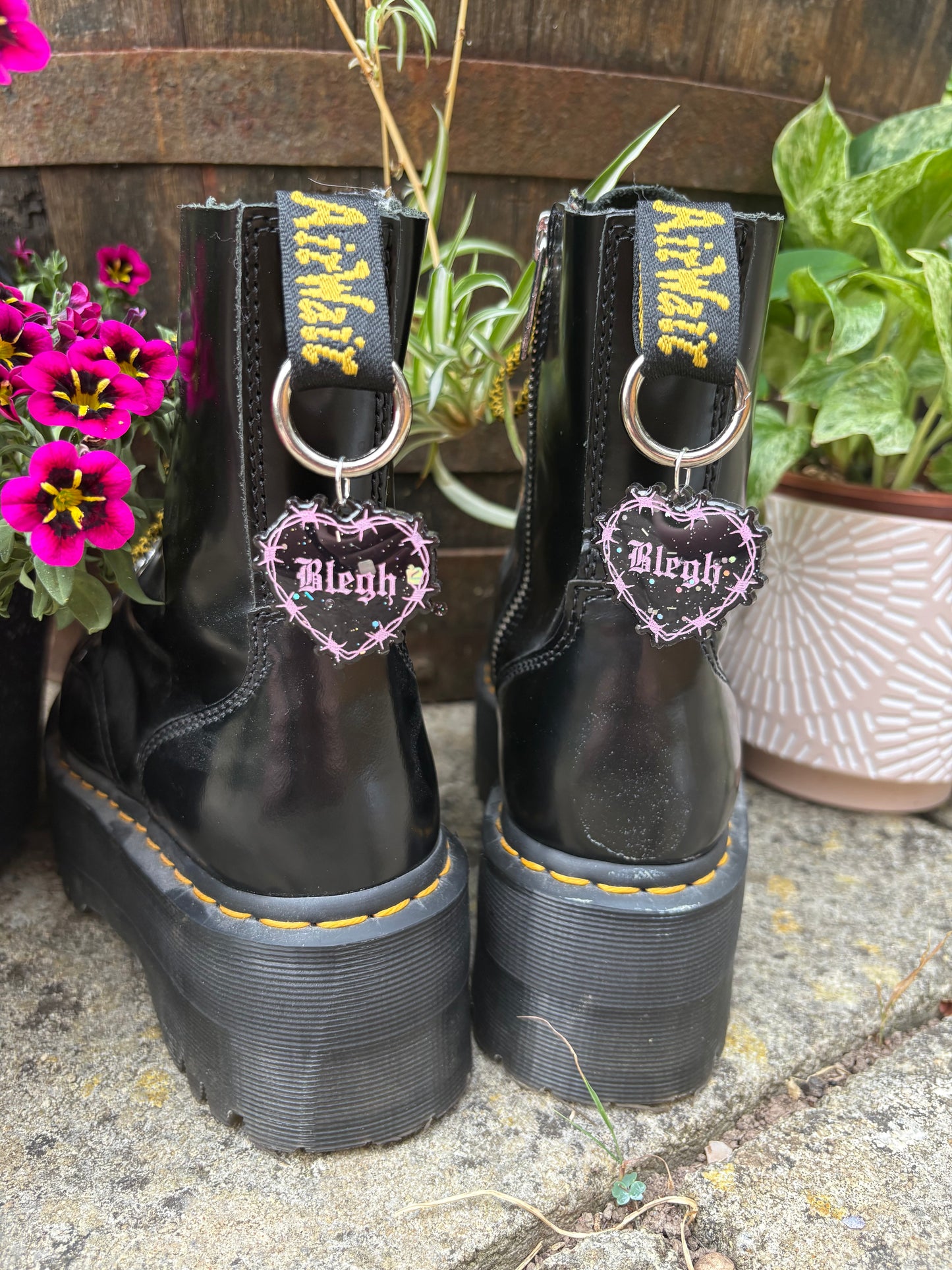 Black & Pink Blegh Barbed Heart Boot Charms